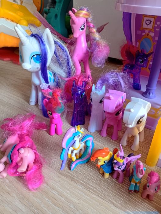 Zamek my little pony i 23 koniki