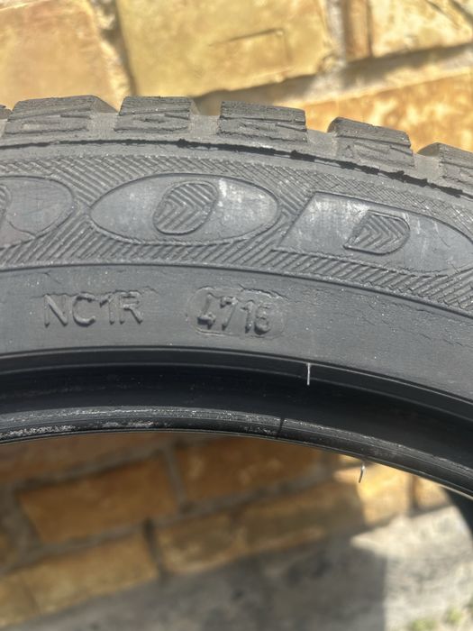 Продам покришку Goodyear  vector 4seasons