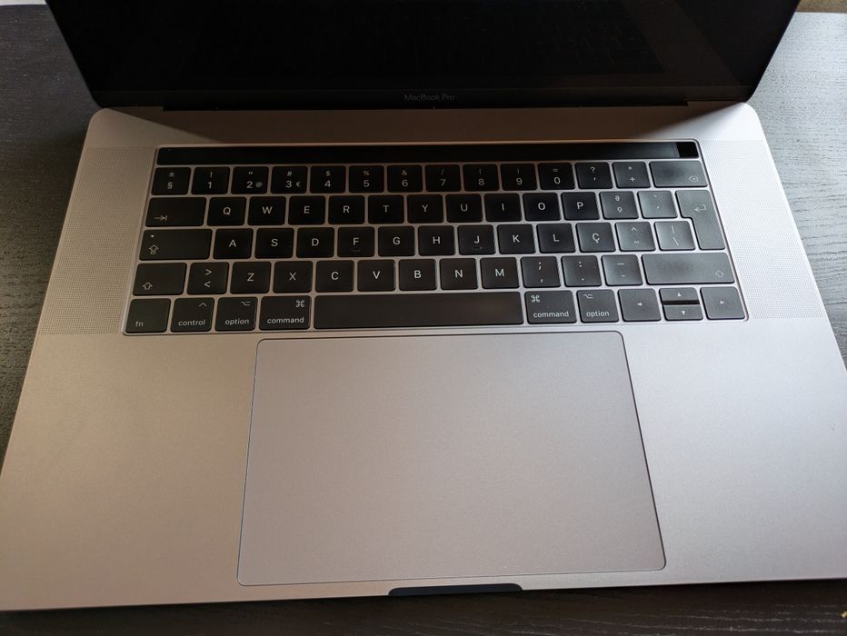 Vendo MacBook Pro Touch Bar Cinzento Sideral  15'' - 16 GB/256 SSD/i7