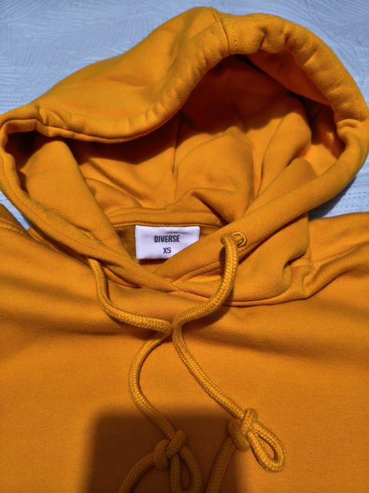 Sprzedam bluzę z kapturem Diverse używaną