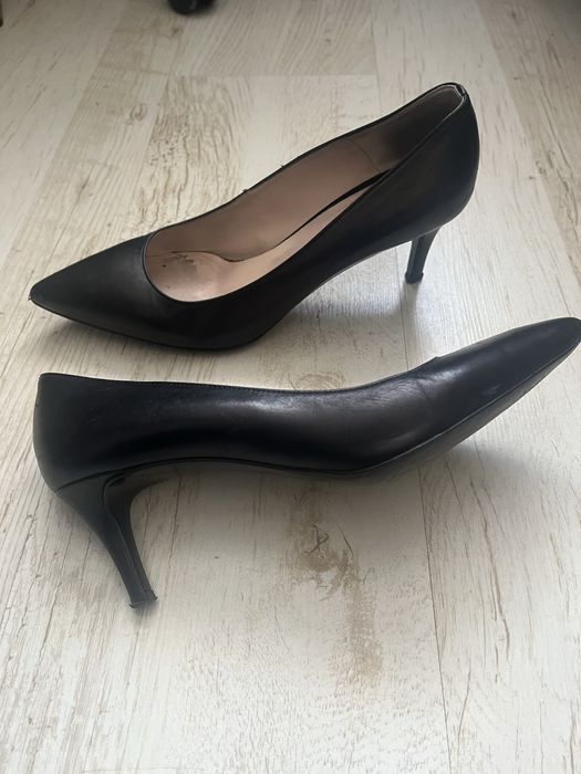 Czarne skórzane szpilki Gino Rossi