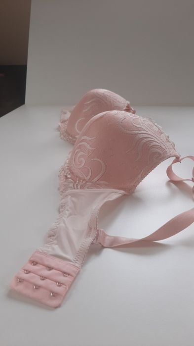 Różowy biustonosz Stanik