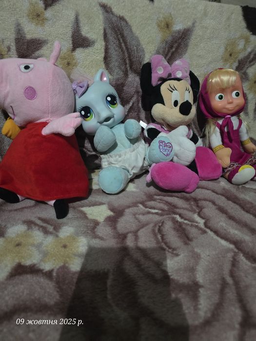 Бутилочки,іграшки і всякі дрібнички