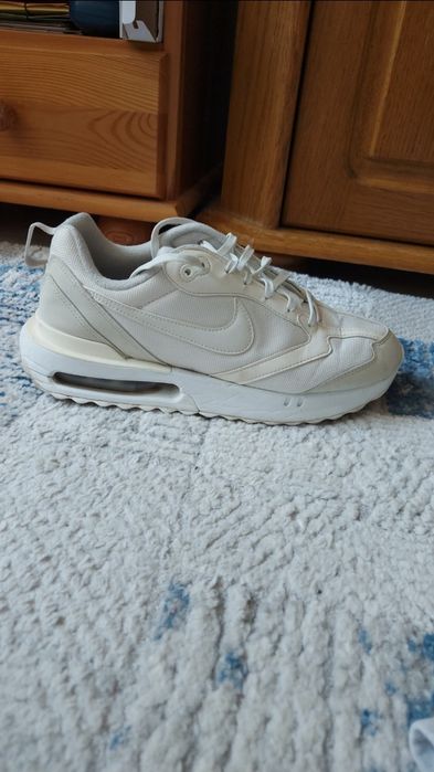 Białe Nike Air Max