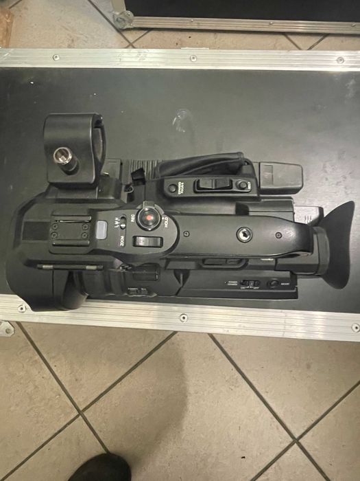 Kamera cyfrowa JVC GY-HM200E
