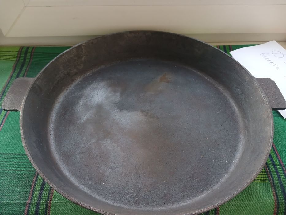 Чугунная сковорода