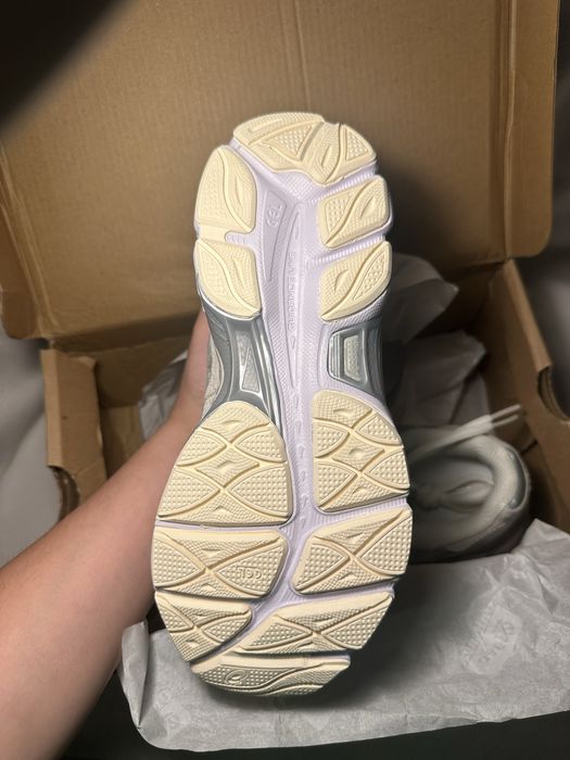 asics creme/bege