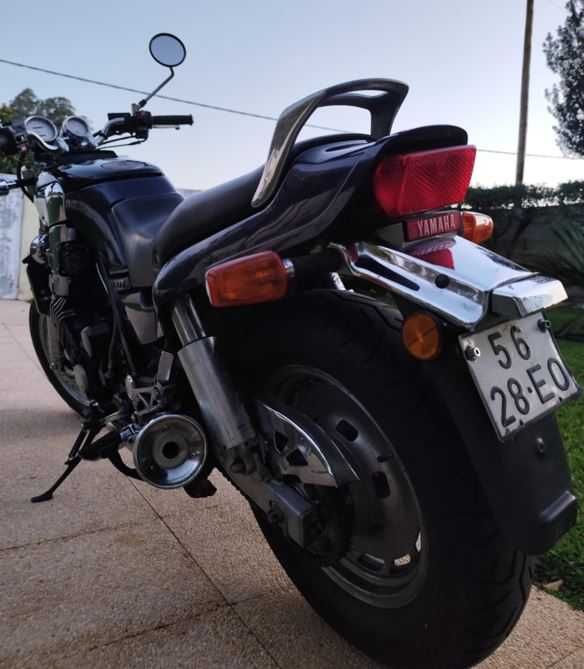 Yamaha FZX 750 azul, 95 Cv