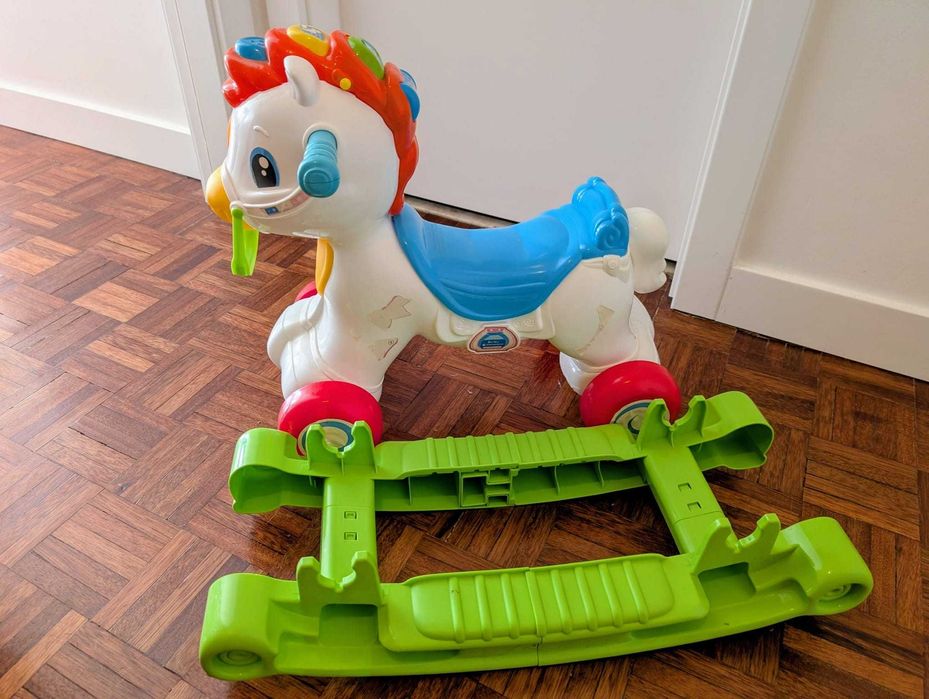 Cavalinho balancé, andador e centro de actividades Português e Inglês