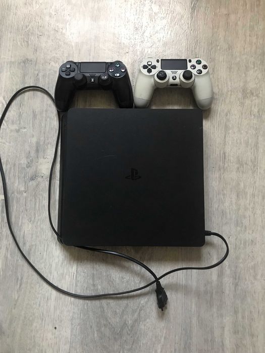Ps4 slim z podstawką chłodzącą 500gb