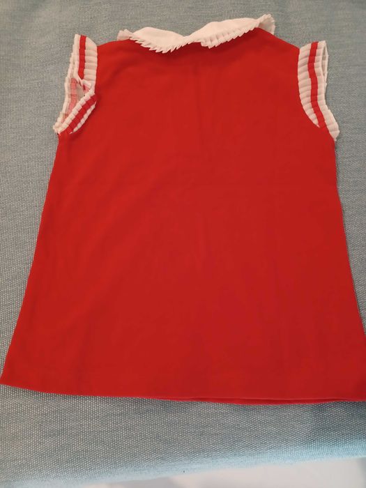 T-shirt vermelha menina