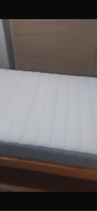 Cama com colchao solteiro