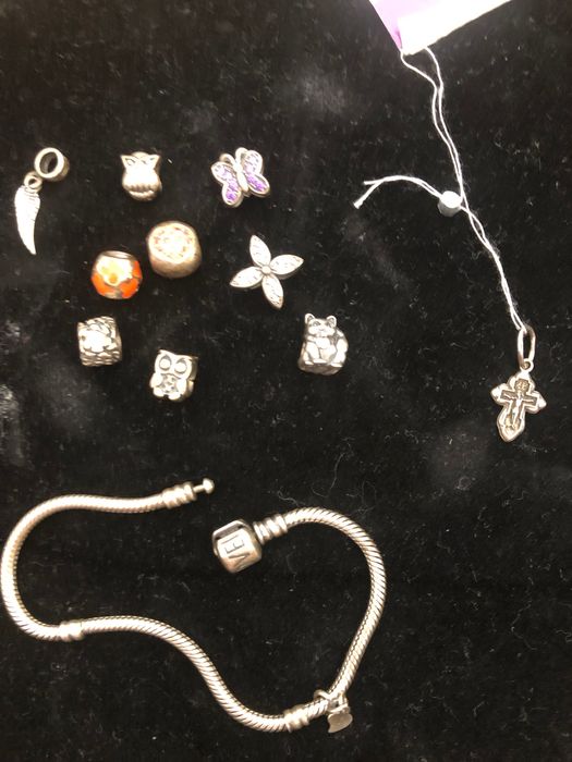 Серебрянные серьги , шармы