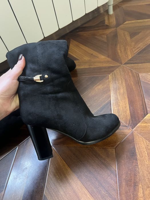 Чоботи замшеві