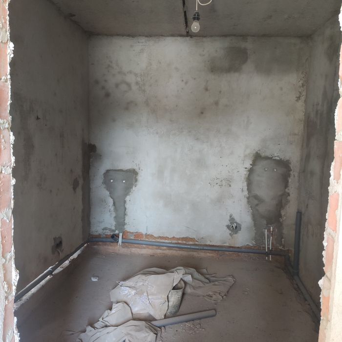 Продається 4-х кімнатна квартира 120м2, центр міста, 3 поверх, середин