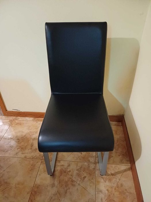 6 Cadeiras confortáveis