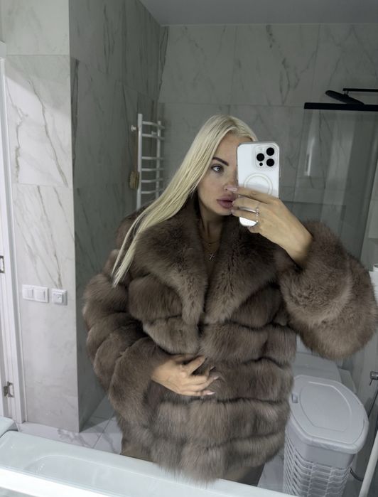 Шуба з італійського песця