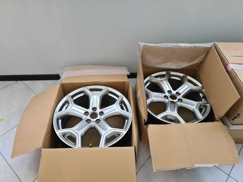 Диски Ford оригінал R19 стан нових 5*108 8J DIA 63,4 ET52,5