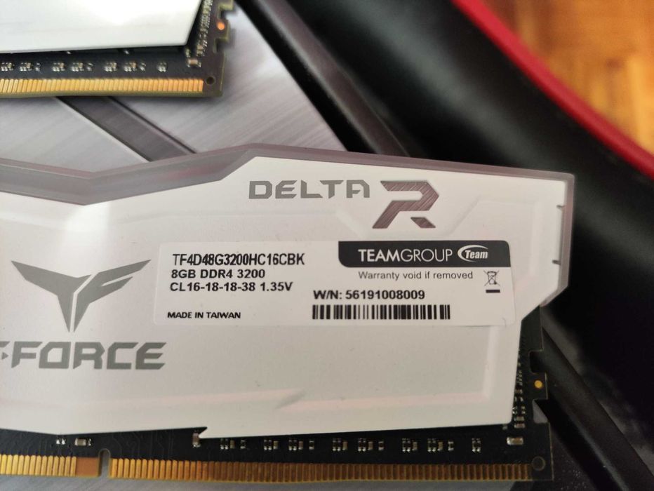 Team Group Kit 16GB (2 x 8GB) DDR4 3200MHz Delta RGB Branco CL16