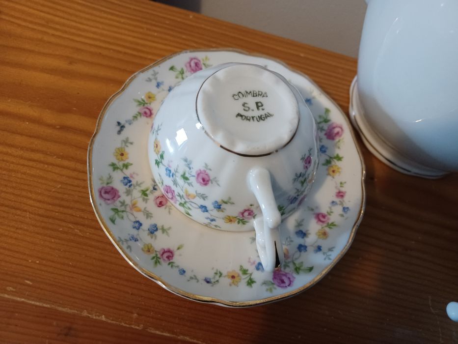 Serviço de café floral