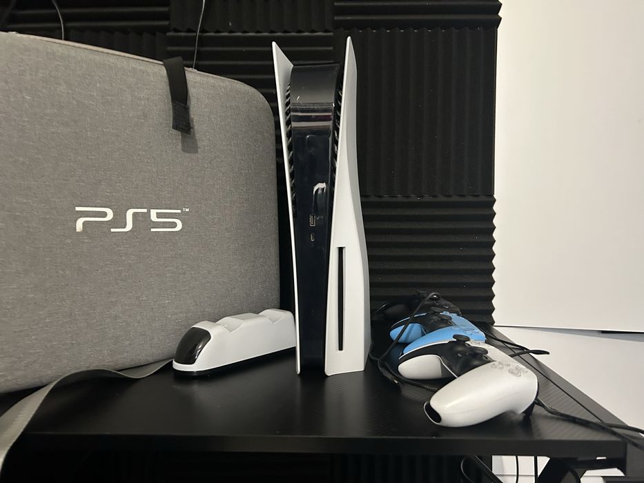PlayStation 5+3 pady+5piec gier+stacja ladujaca oraz torba