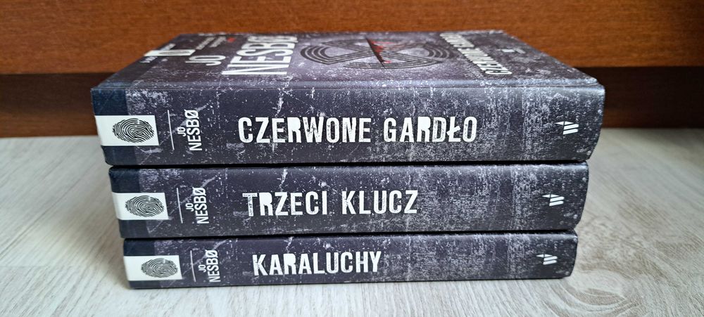 3x Jo Nesbo Czerwone gardło + Trzeci klucz + Karaluchy    UNIKATY  Czarna twarda oprawa  FORMAT STANDARDOWY