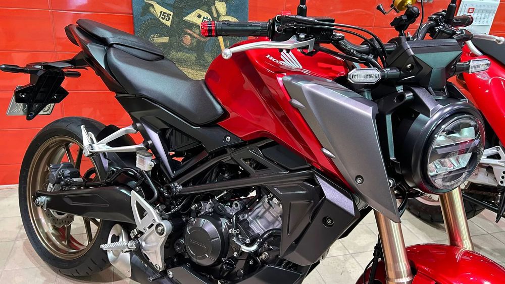 Honda CB CBF CB 125 R Salon Polska Bezwypadkowa SKLEPOWY STAN jak NOWA 8730km!