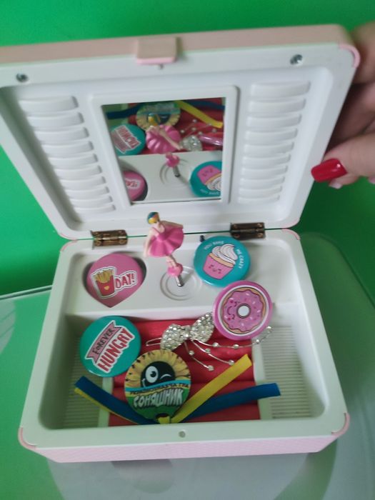 Скринька з прикрасами для дівчинки