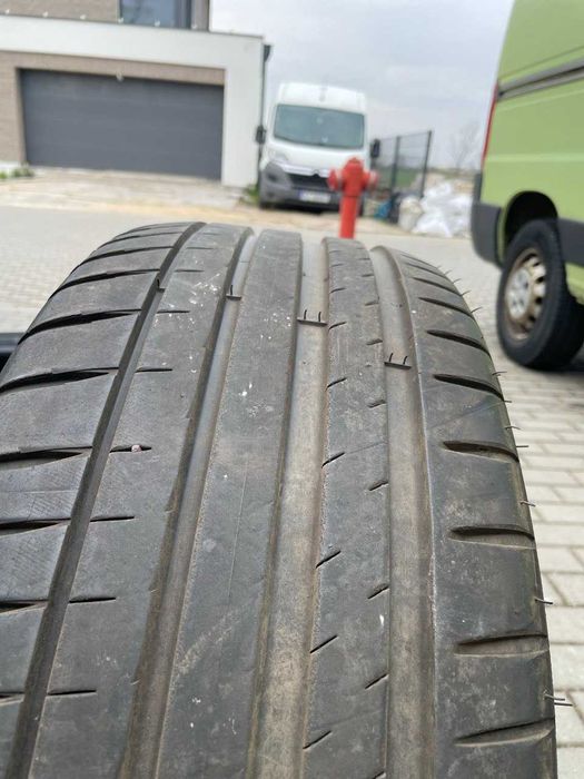 Opony Michelin Pilot Sport4 235/45 ZR19