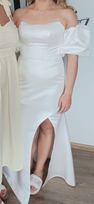 Suknia ślubna gładka