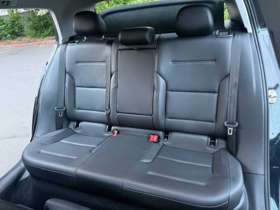 Volkswagen e-Golf SEL Premium      2016