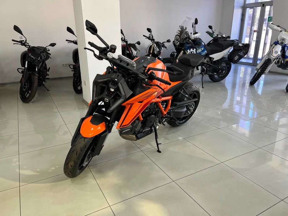 KTM 1390 Super Duke R EVO