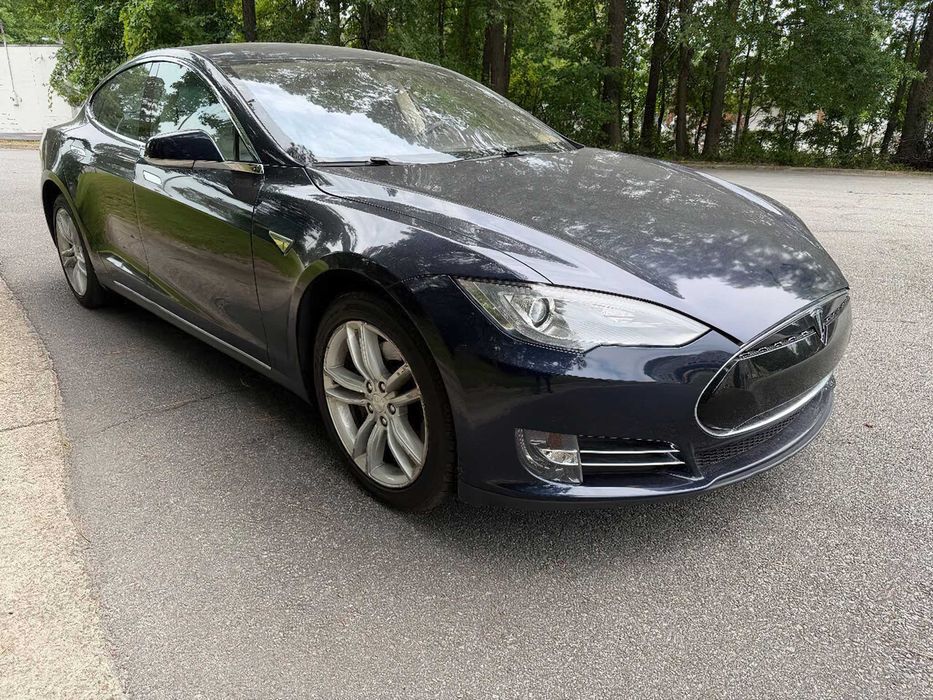 Tesla Model S 85      2013