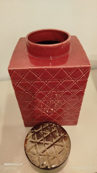 Jarra decorativa em cerâmica