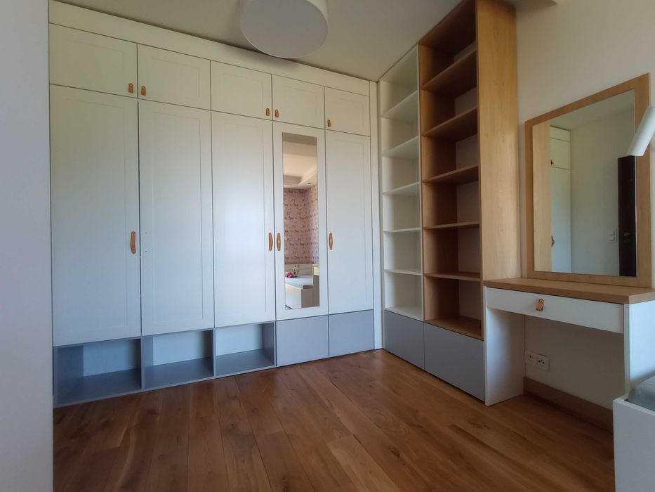 Szafy i zabudowy na wymiar. Meble do wnęki, pod schodami.