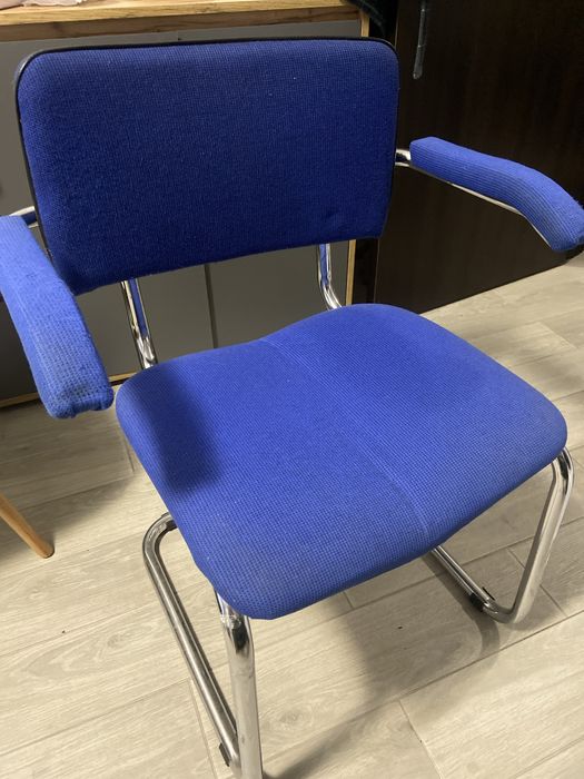 Стул офісний бу (сидіння зломане)