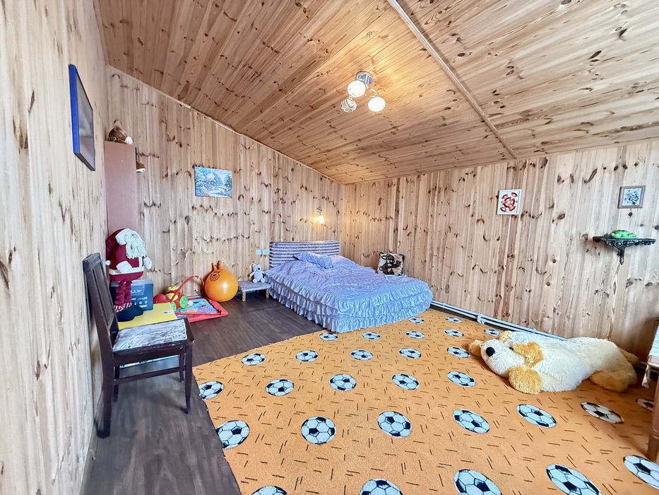 Продам будинок з ремонтом в с.Гостролучча!165кв.м,47 соток,газ, 4 кімн