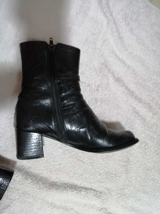 Botas em pele preto, tam. 36