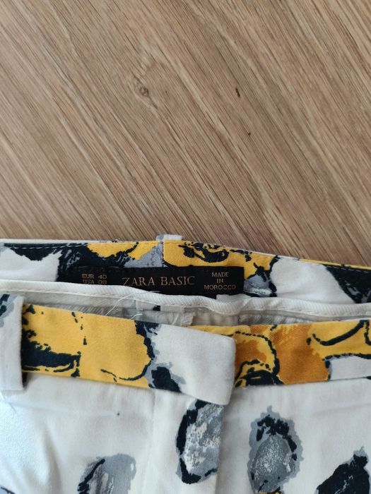 Spodnie w kwiaty Zara 40 L biale