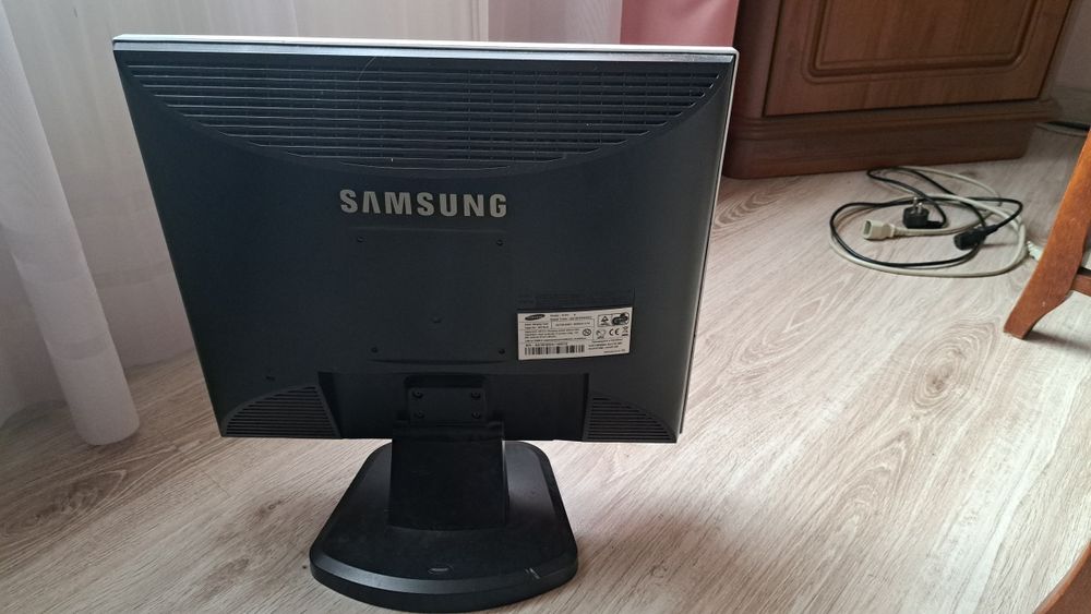 Monitor Samsung 19" sprawny