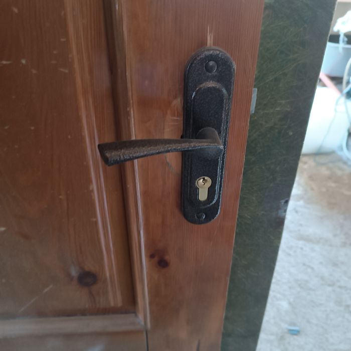 Двері бу дерев*ні