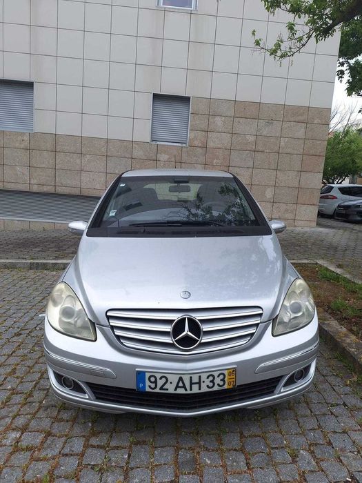 Mercedes B 180 | Motor 2.0 | Inspeção até 2026 | Particular! De Garagem!