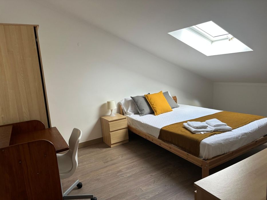 Alugo quartos em apartamento perto do ULO peniche