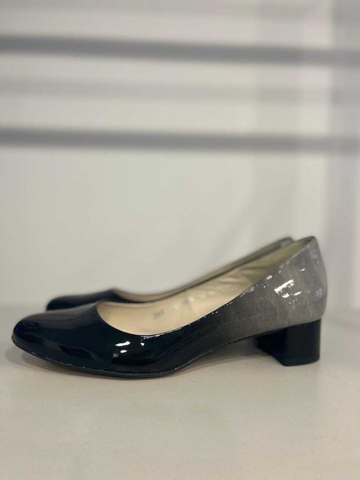 Buty cieniowane na małym obcasie