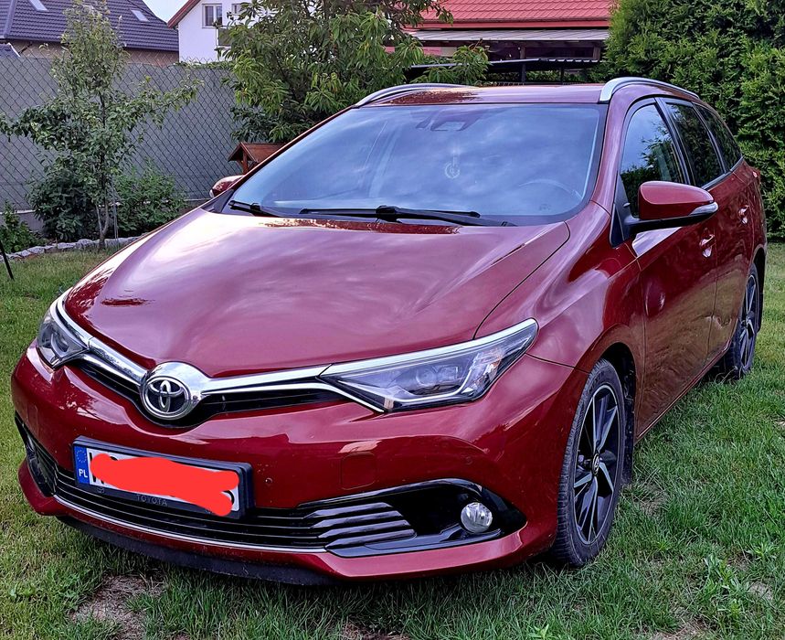 Samochody  toyota auris