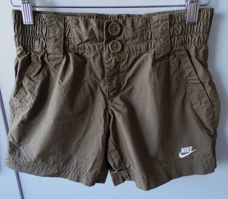 Krótkie spodenki Nike szorty 140-152 materiałowe