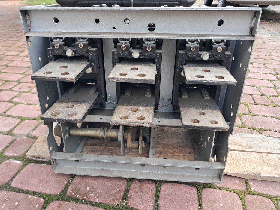 Rozłącznik APU-50A