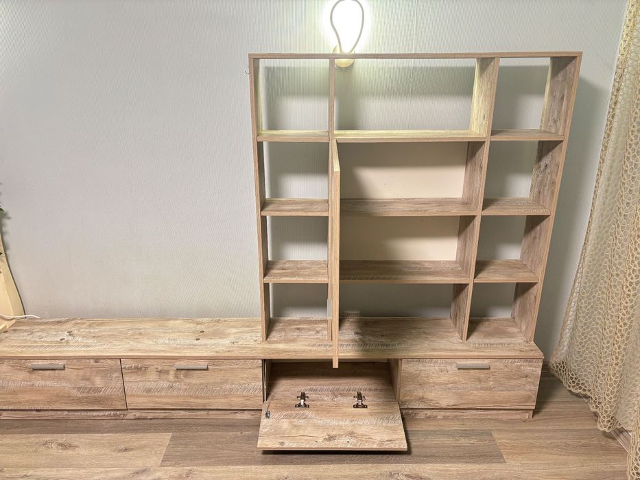 продаю модульну стінку з полицями