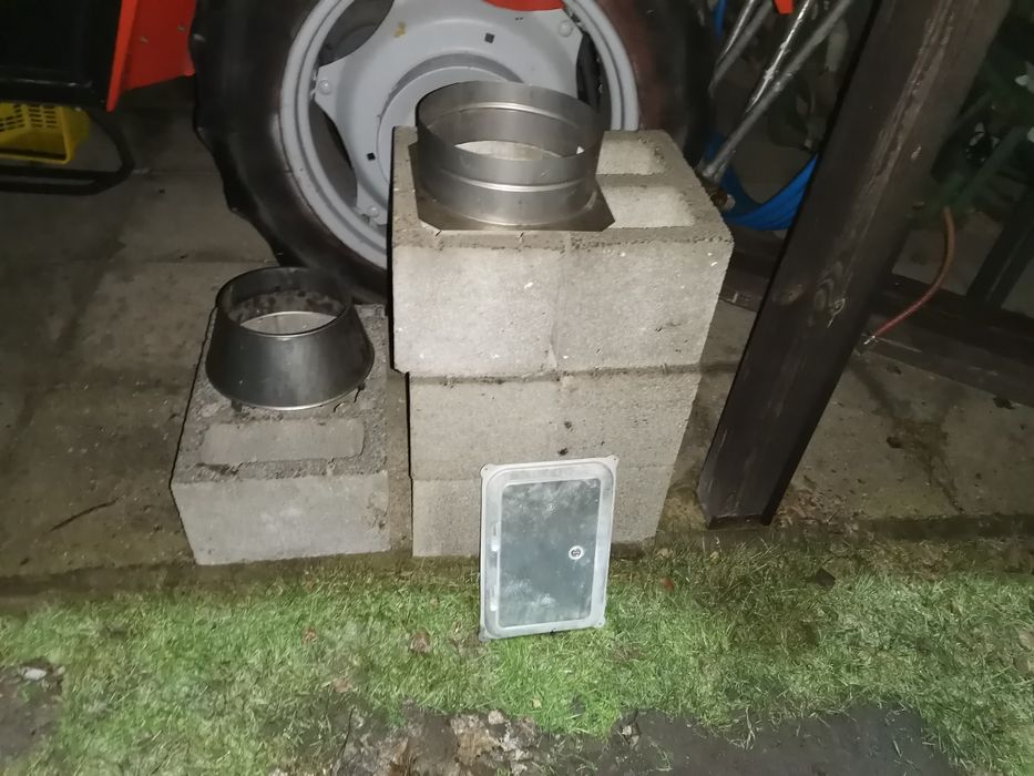 Sprzedam komin systemowy niekompletny.