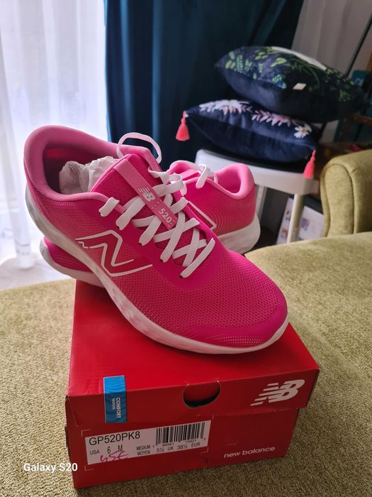 Nowe buty sportowe damskie  NB
